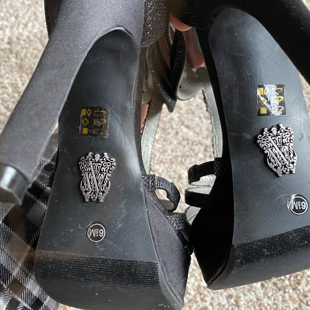 📦DONATING 3/1📦Vera Wang Formal Heels - Picture 5 of 6